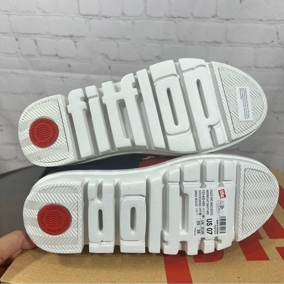 FIT FLOP GLACE KNIT ANKLE BOOTS in midnight blue size 7. - Picture 3 of 15